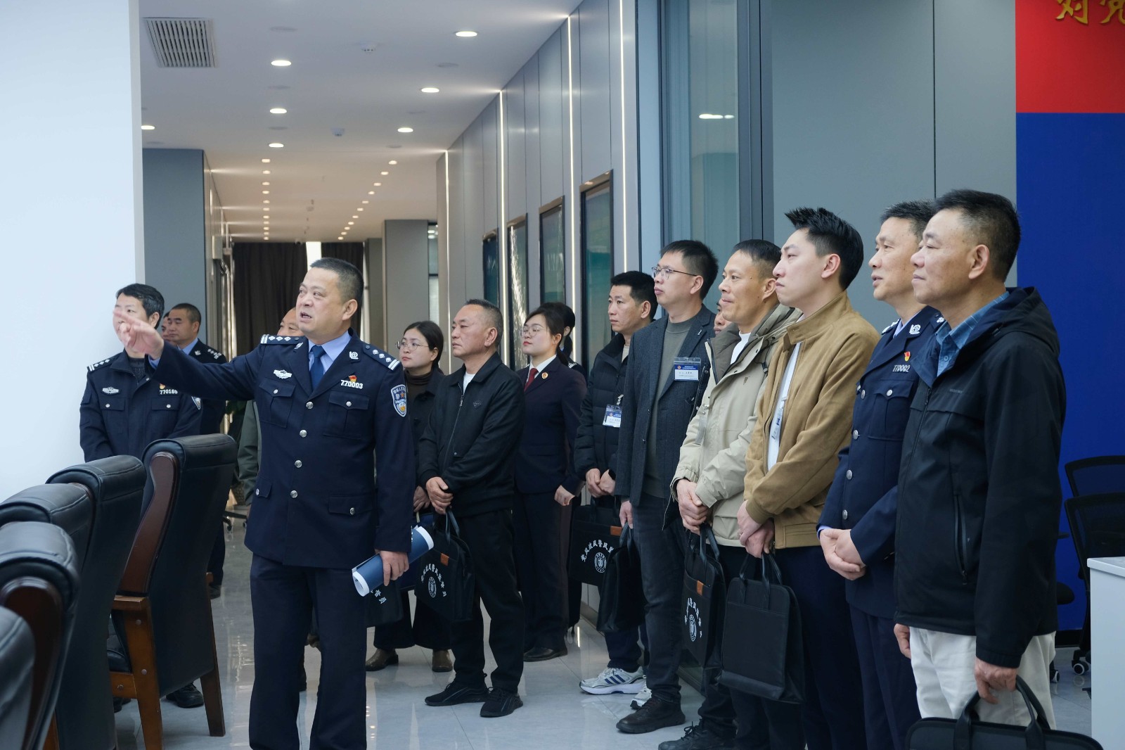 熱烈祝賀易順建工集團有限公司總經(jīng)理李晉恒受聘松溪縣公安局黨風(fēng)政風(fēng)警風(fēng)監(jiān)督員